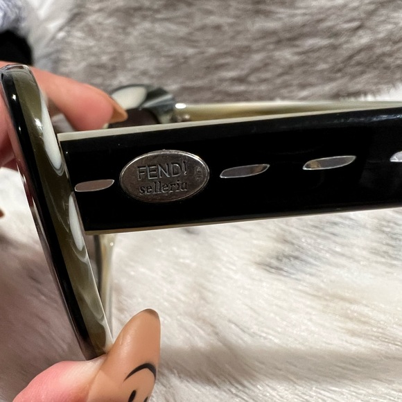 FENDI selleria Sunglasses - Picture 4 of 14